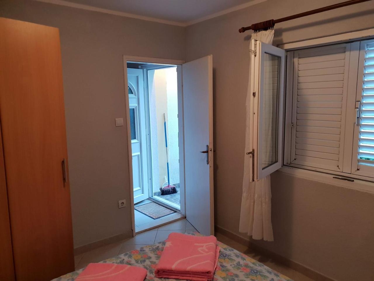 Apartment Miki ヘルツェグ・ノヴィ エクステリア 写真